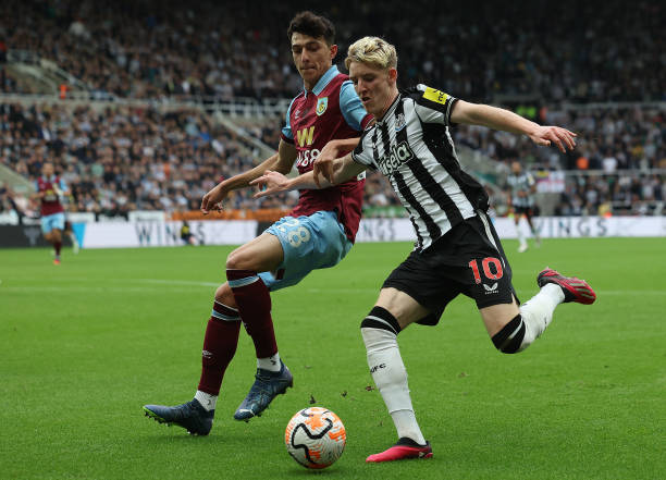 锋时表现不 锋时表现不